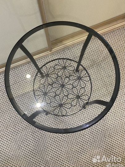 Журнальный столик IKEA круглый