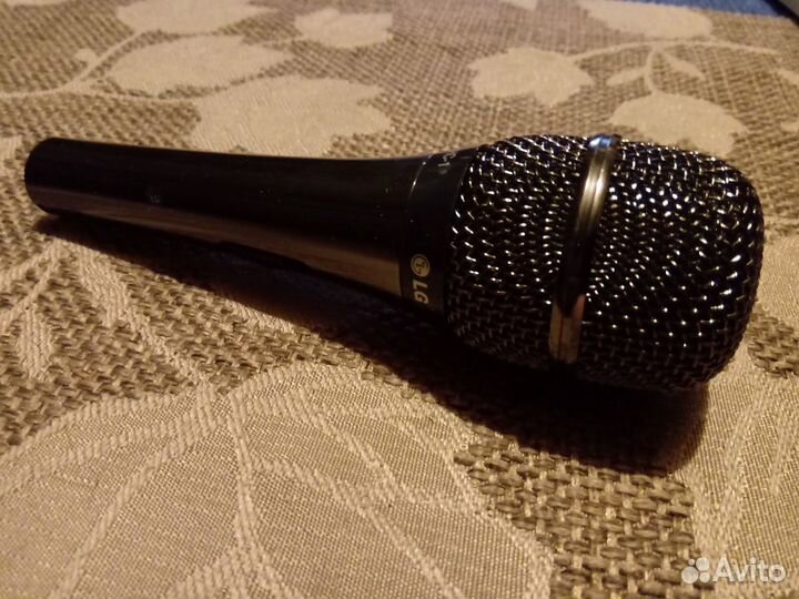 Студийный микрофон
