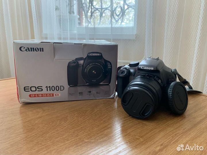 Зеркальный фотоаппарат Canon 1100 D