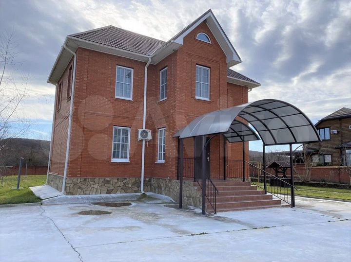 Дом 235 м² на участке 45 сот.