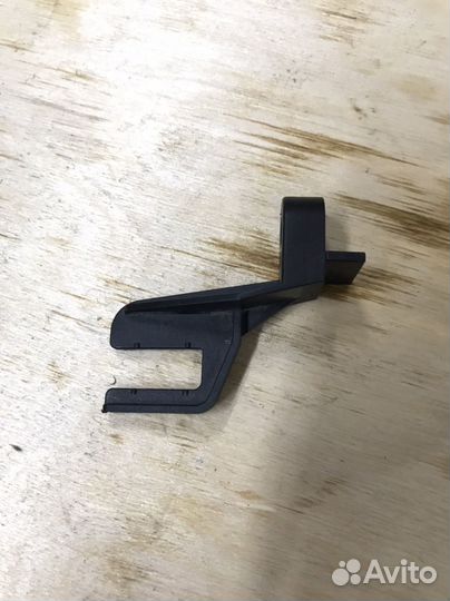 Кронштейн проводки 06L971845,Octavia A7