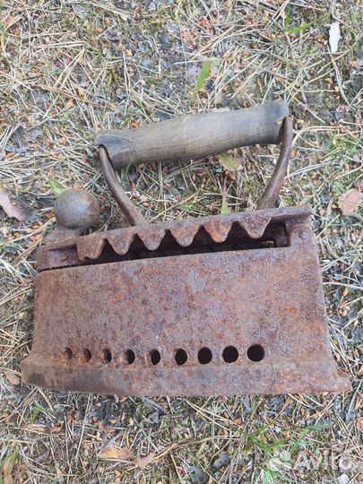 Старинный угольный утюг редкий клеймо
