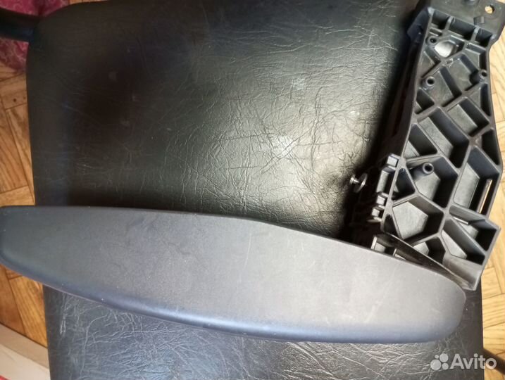 Подлокотник консоли рено логан 2