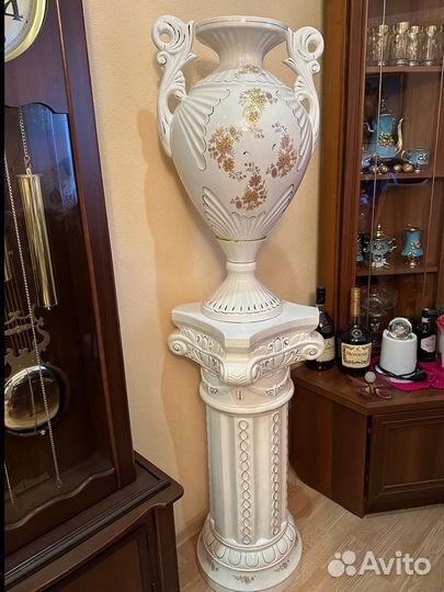 Ваза напольная с колонной