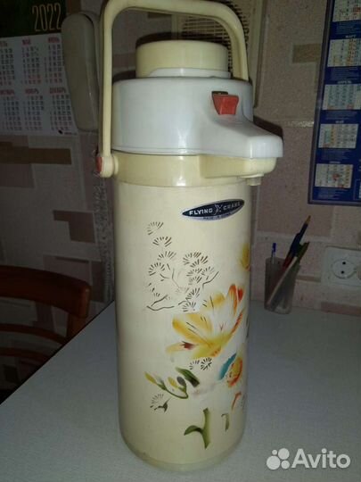 Термос помповый