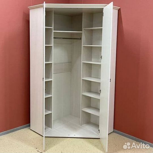 Шкаф угловой