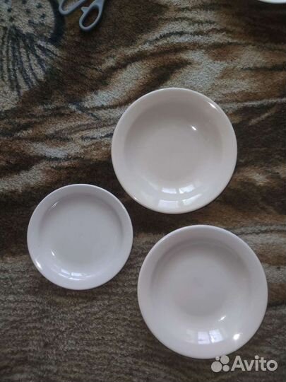 Тарелка 24, 20 см цена за все Богданович