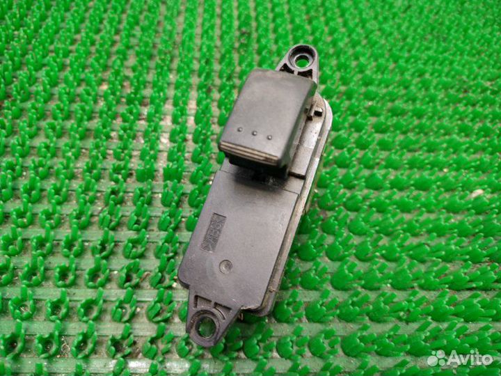 Кнопка стеклоподъемника задняя правая Mazda 6 GG