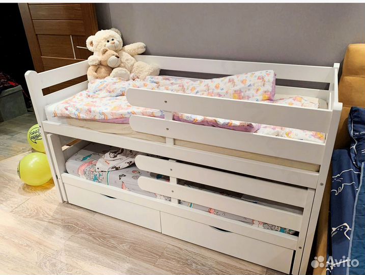 Кровать выдвижная для двоих из массива