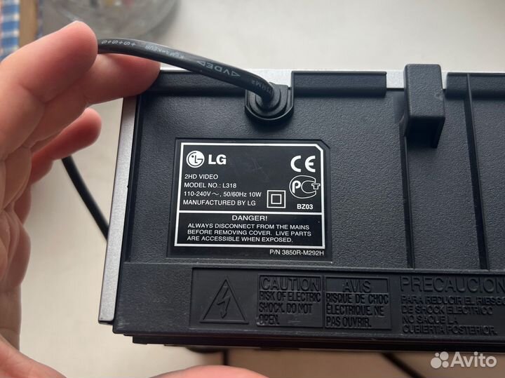 Видеомагнитофон LG L318