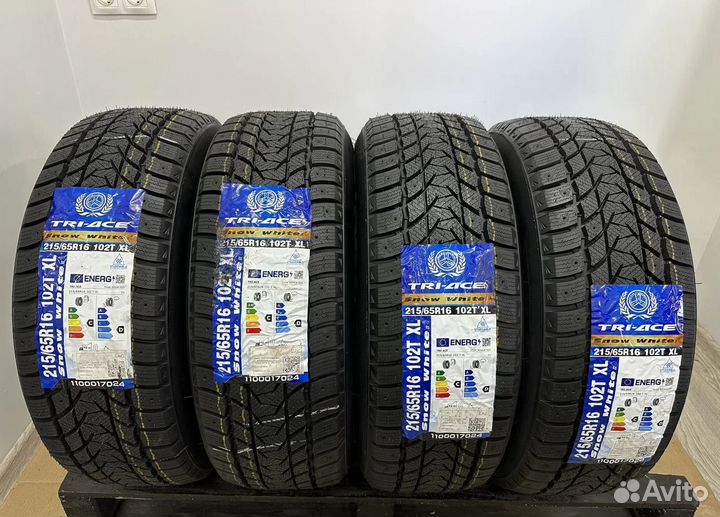 Tri Ace Snow White II 215/65 R16 26T