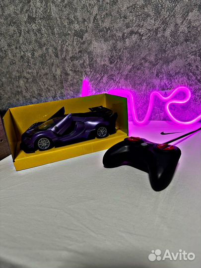 Машинка на пульте управления