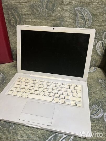 Apple MacBook