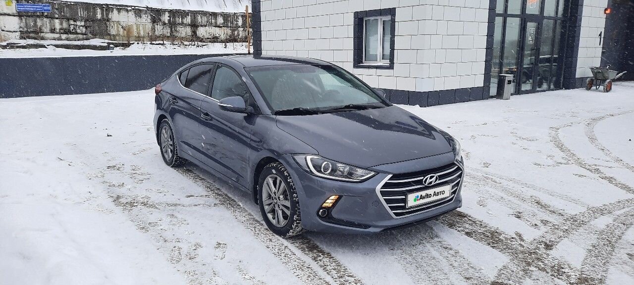 Hyundai Elantra: фото владельца