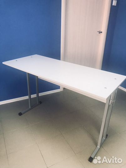 Школьная парта