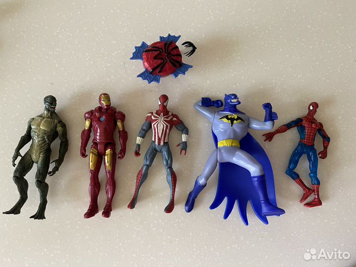 Фигурки супергероев