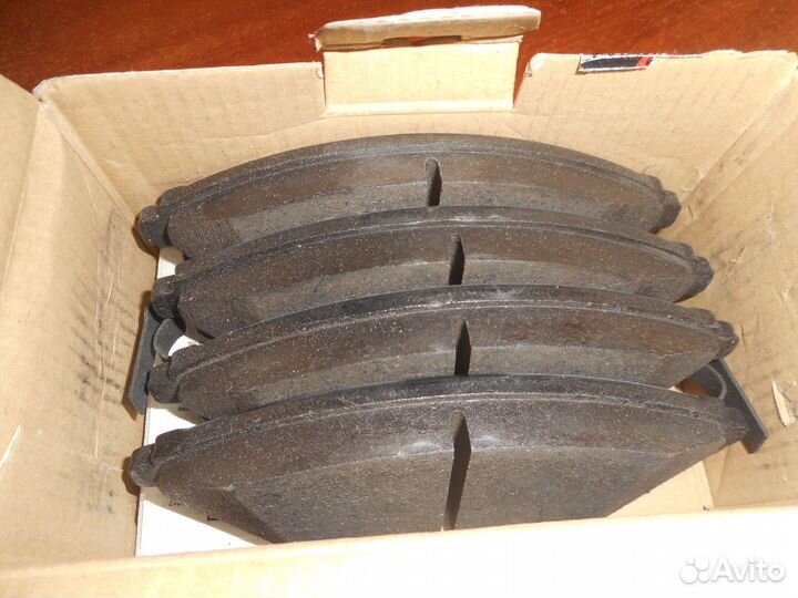 Дисковые тормозные колодки передние remsa 1472.02