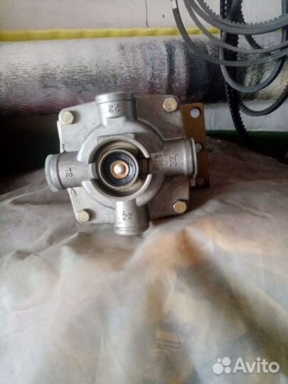 Главный тормозной кран 100-3514008