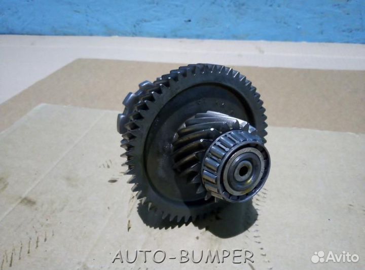 Вторичный вал № 3 с шестерней заднего хода