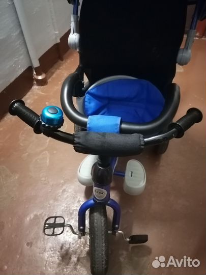 Детский велосипед с ручкой