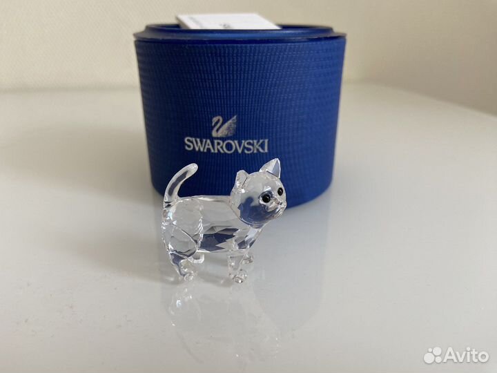 Очаровательный котенок Swarovski