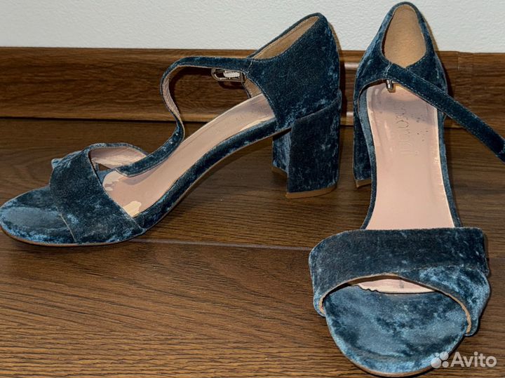 Босоножки женские зеленые бархатные