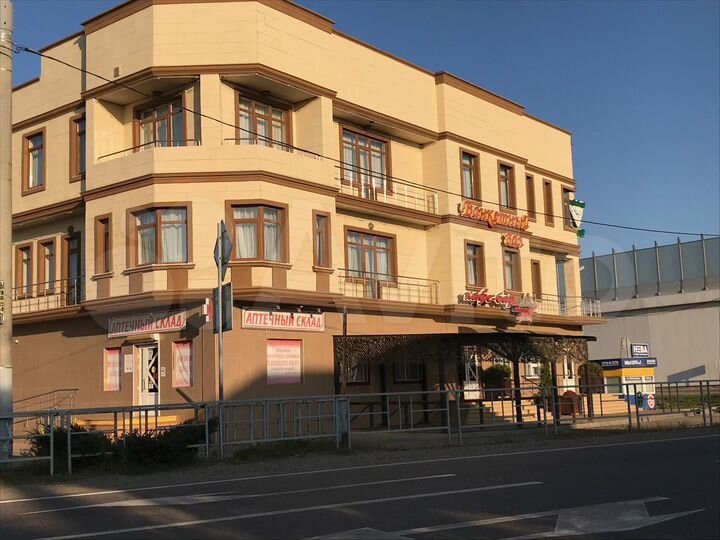 Здание, 950 м²