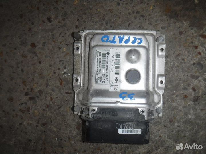 Блок управления двигателем Kia Cerato 2 G4FC 2012