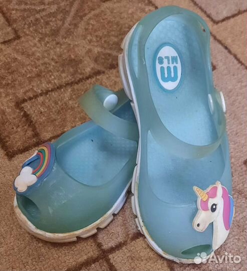 Босоножки для девочки 24