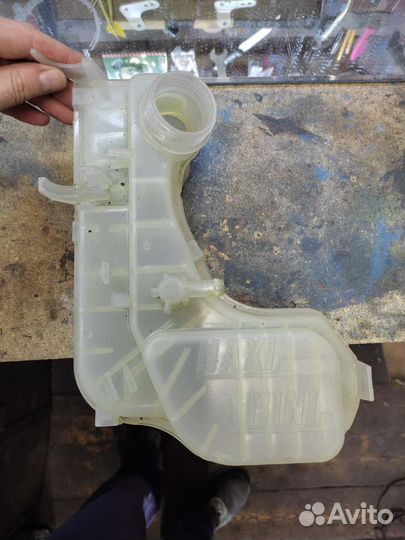 Расширительный бачок Renault Latitude