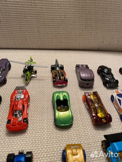 Машинки Hot wheels разные