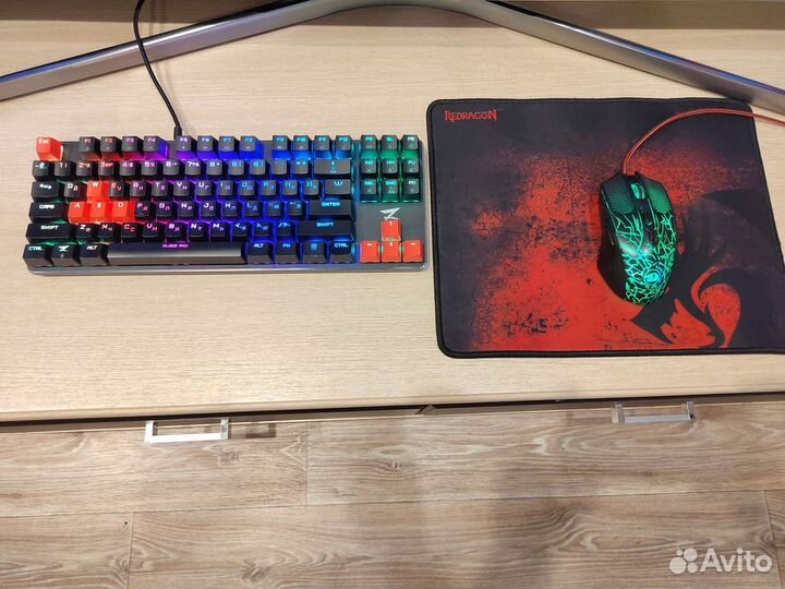 Игровая мышь и коврик