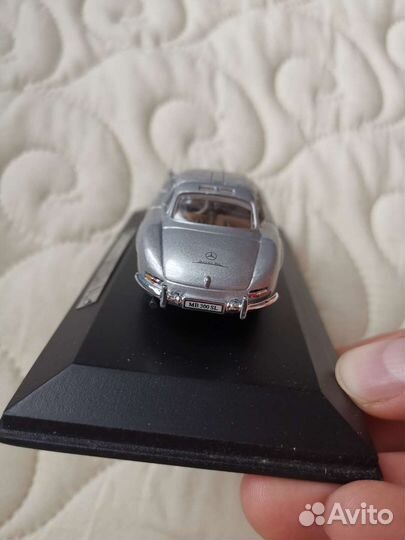 Модель автомобиля Mercedes Benz 300 SL