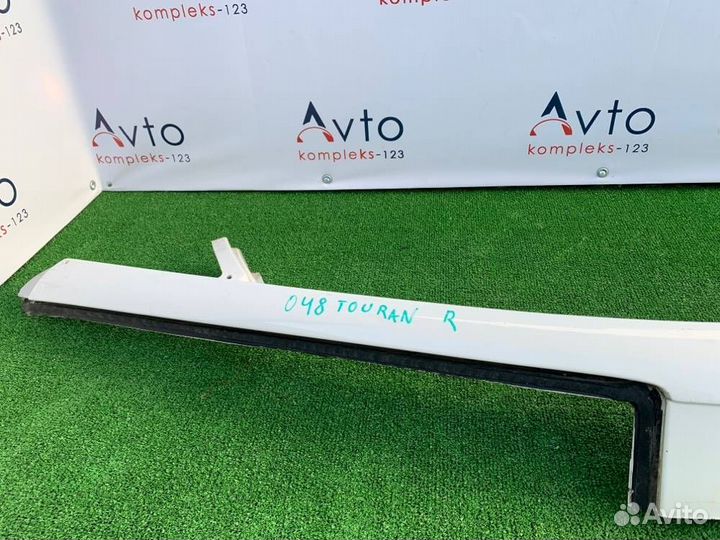 Стойка крыши передняя правая Volkswagen Touran 1T