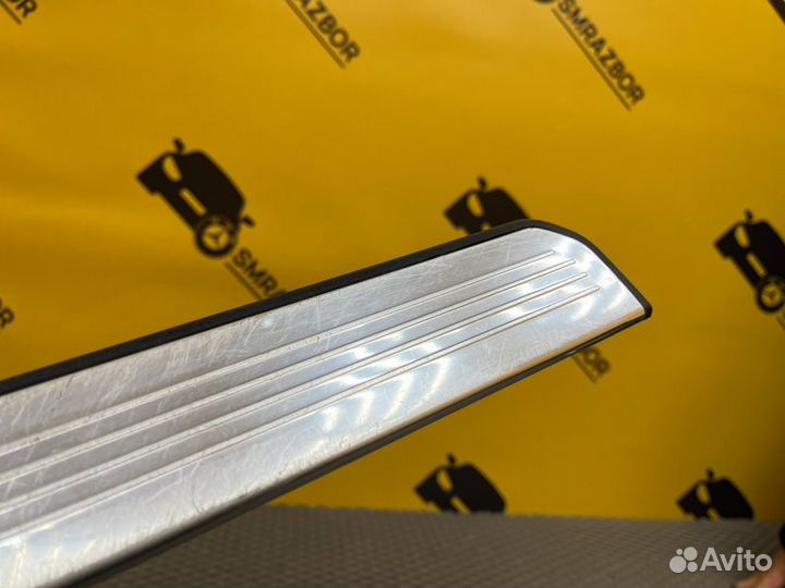 Накладка порога задняя правая Mercedes-Benz S W221