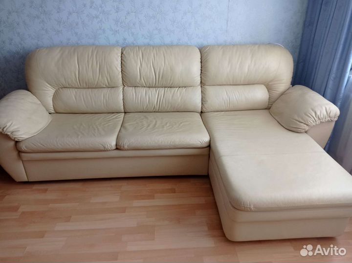 Кожаный диван бу