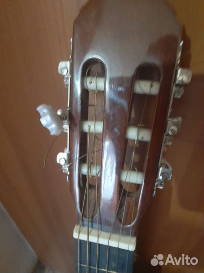 Акустическая гитара