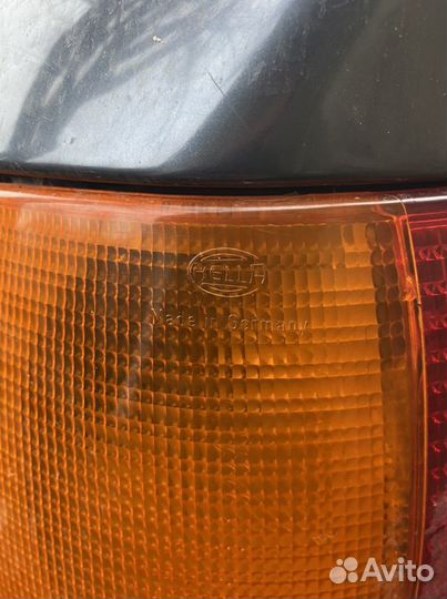Фонарь в крыло audi 100c4 Hella