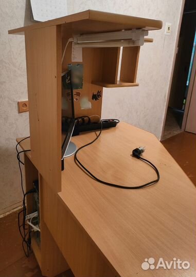 Письменный стол