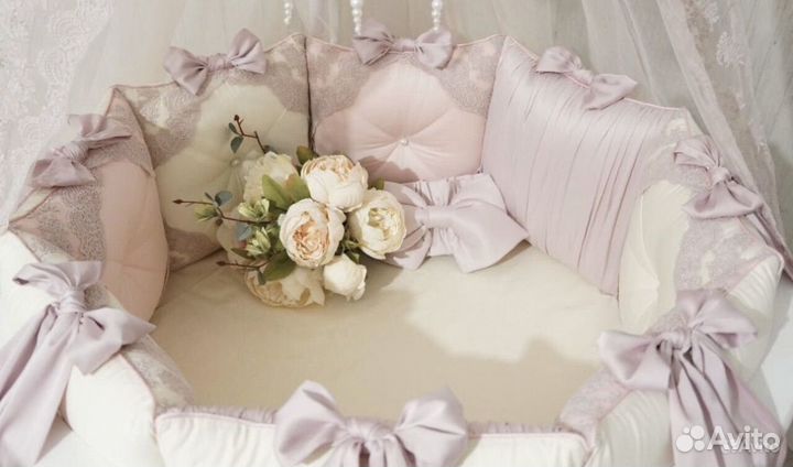 Бортики в круглую/овальную кроватку атласные