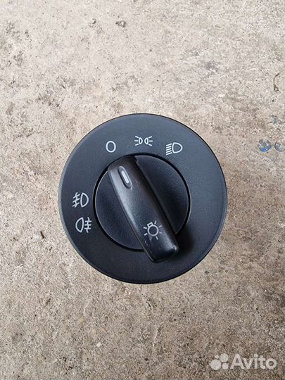 Блок управления светом Skoda Octavia (A5 1Z)