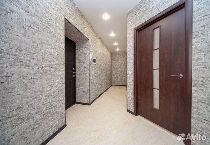 Поклейка обоев подготовка стен. Разводка электрики