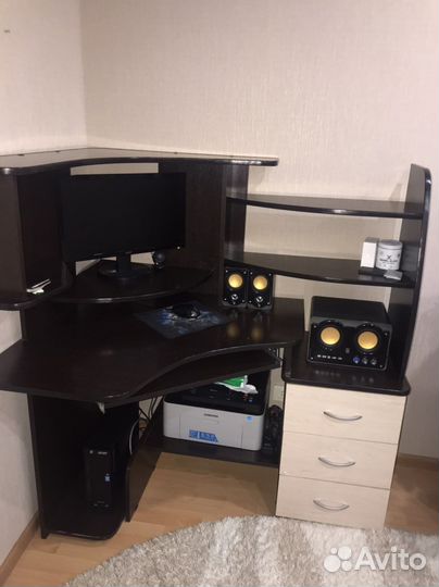 Компьютерный стол