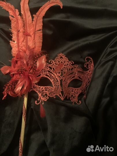 Маска карнавальная на палочке