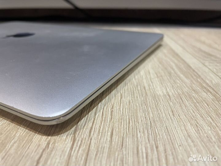 Macbook air 13 (2020 ) core i3, 256 SSD