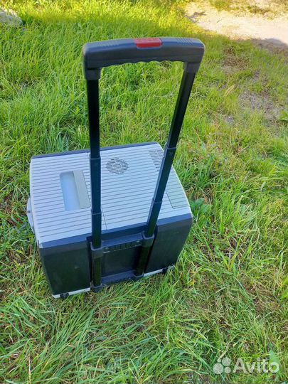 Автомобильный дорожный холодильник