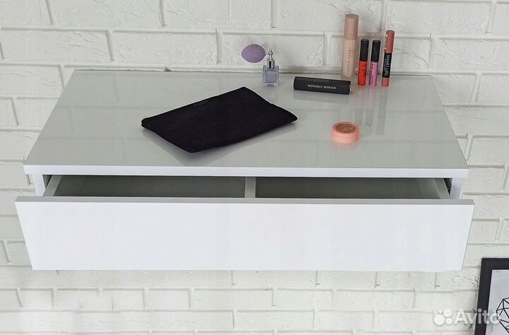 Консольный туалетный столик