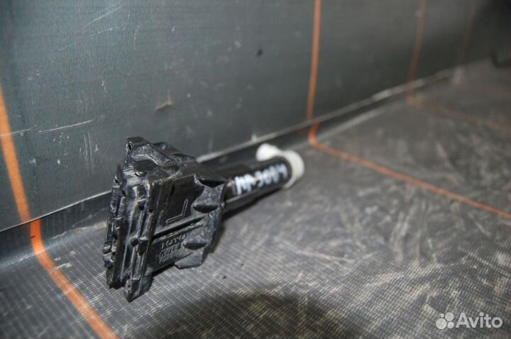 Форсунка омывателя фары левой - Toyota RAV 4