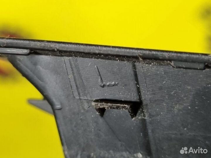 Дефлектор воздушный левый Toyota Corolla Е150 1.6