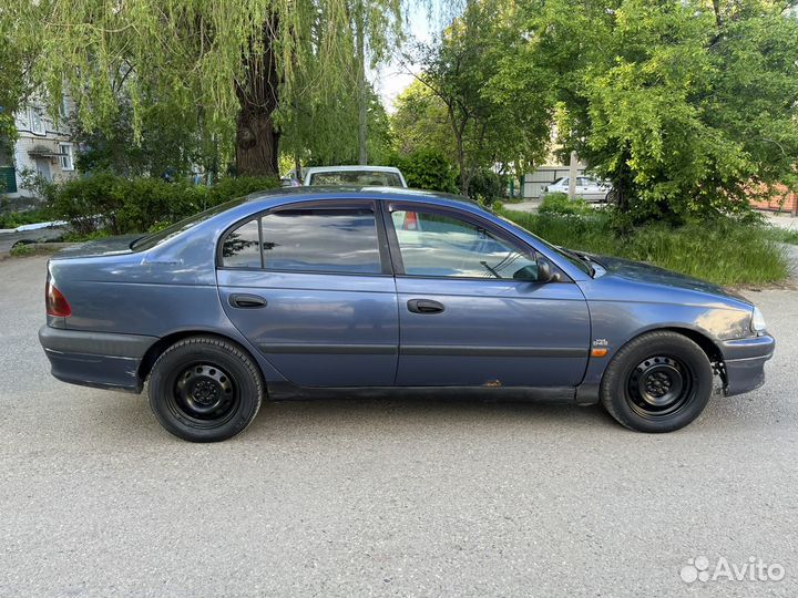 Toyota Avensis 2.0 МТ, 1999, 212 600 км